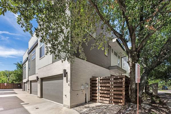 2209 Lola Court, Dallas, TX 75206