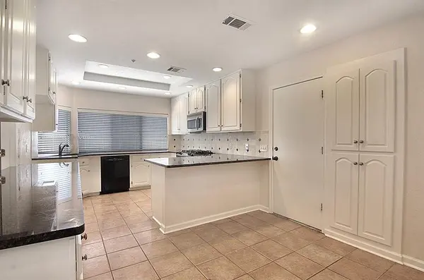 Dallas, TX 75252,5806 Smoke Glass Trail