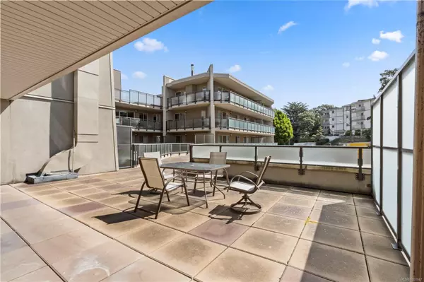 Victoria, BC V8R 6R1,1545 Pandora Ave #213