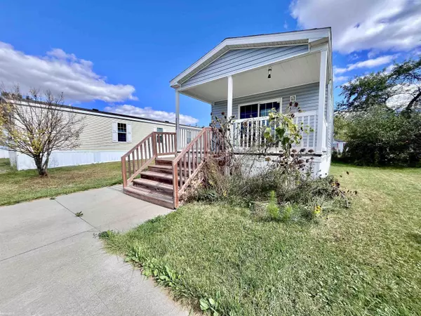 Romeo, MI 48065,71604 Saint David CT