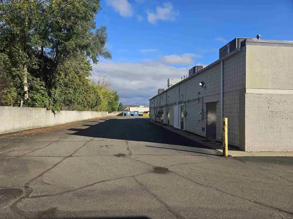 39079 Garfield RD, Clinton Twp, MI 48038