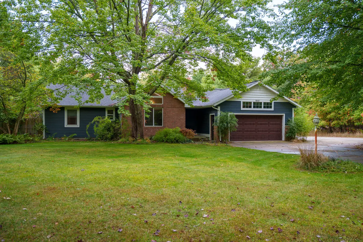 4661 W River RD, Laketon Twp, MI 49445