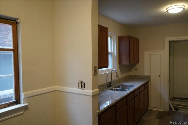 Detroit, MI 48221,7010 Thatcher