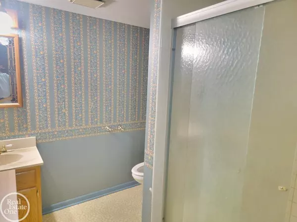 Port Huron, MI 48060,1424 Hazelwood LN