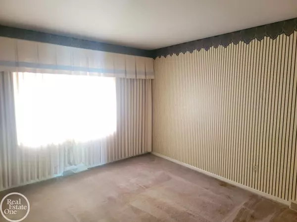 Port Huron, MI 48060,1424 Hazelwood LN