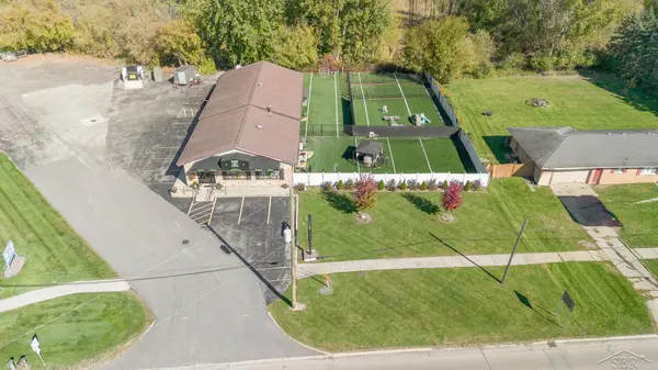 2412 Midland RD, Saginaw Twp, MI 48603