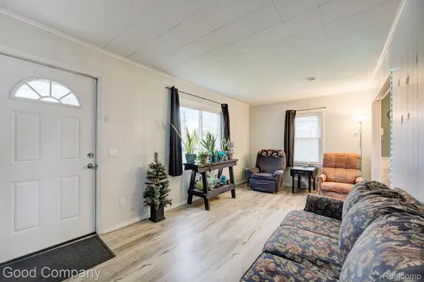 Eastpointe, MI 48021,23735 DONALD AVE