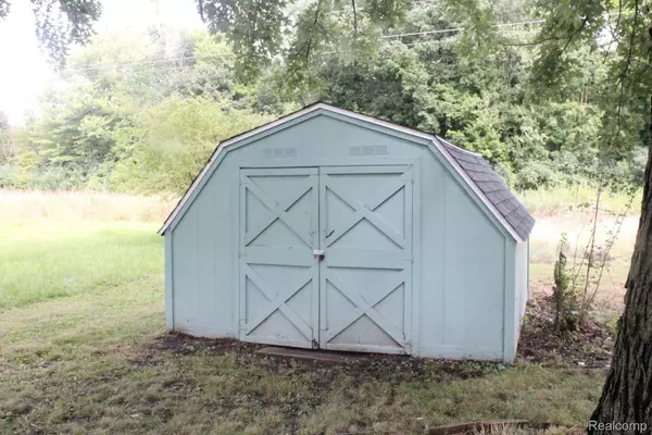 Burton, MI 48509,2246 WOODSTEAD ST