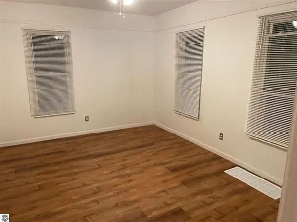 Mount Pleasant, MI 48858,221 W Locust