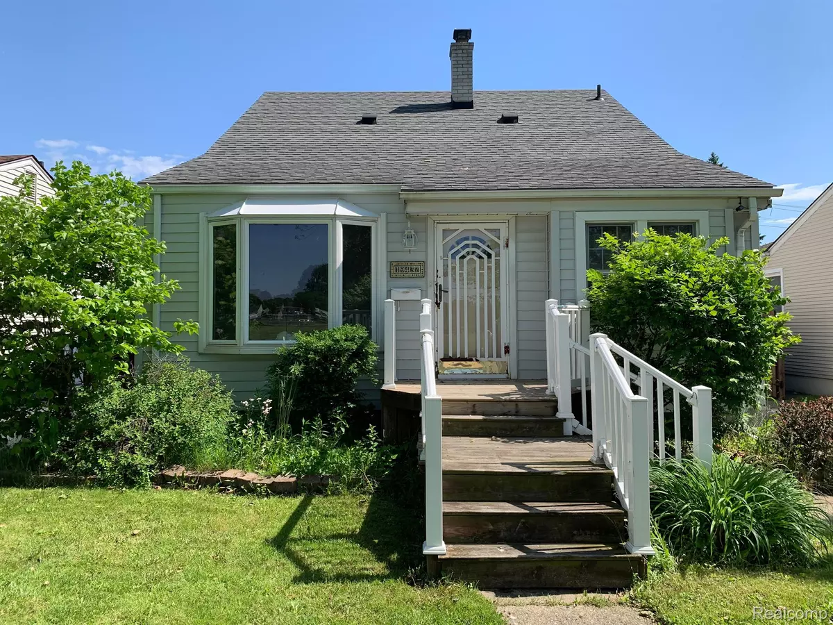 Harper Woods, MI 48225,19437 WOODLAND ST