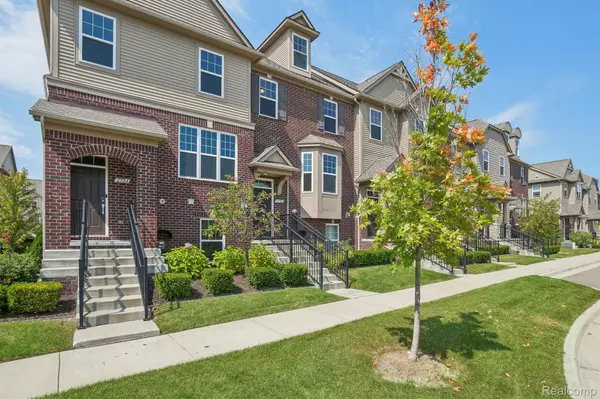 Rochester Hills, MI 48307,2920 Glenbar CIR