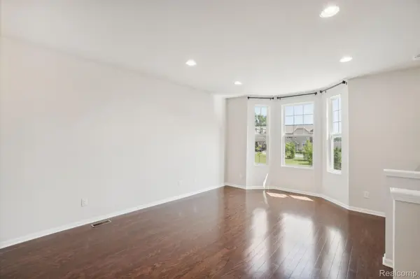 Rochester Hills, MI 48307,2920 Glenbar CIR