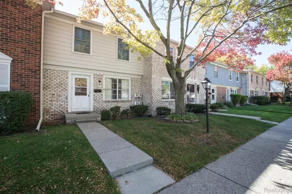 Warren, MI 48091,2618 Seaton Circuit S