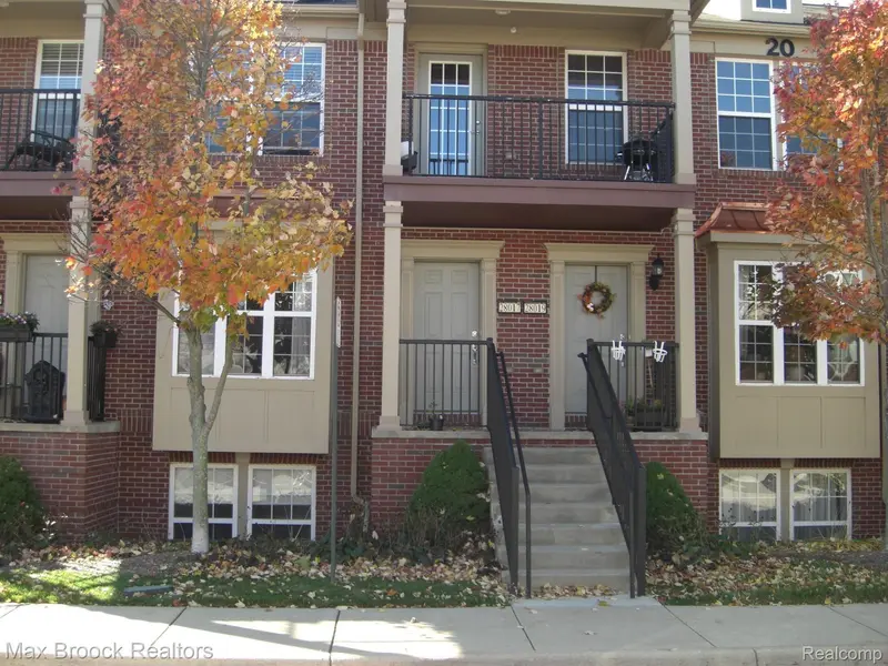 28017 HOPKINS DR #98, Novi, MI 48377