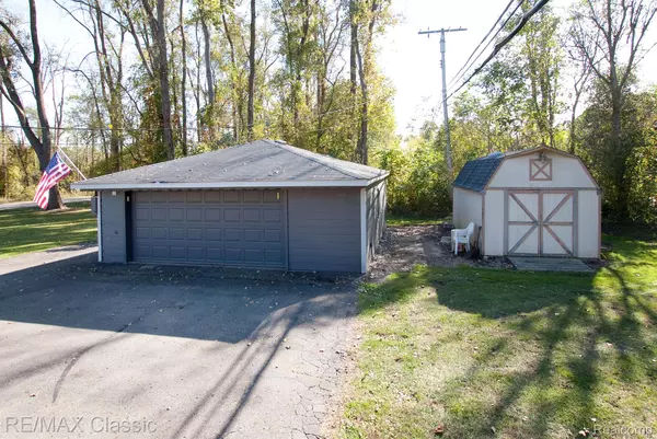 Commerce Twp, MI 48382,5959 Carroll Lake RD