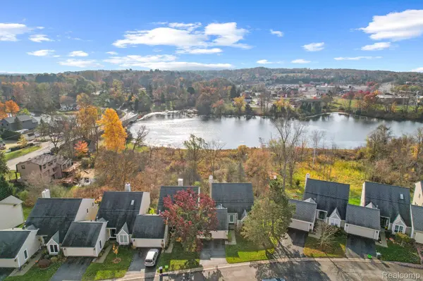 Milford, MI 48381,647 MILL POINTE DR