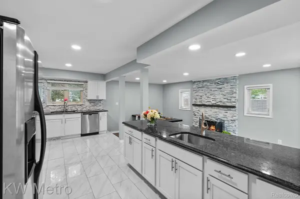 Clinton Township, MI 48035,36707 BARR ST