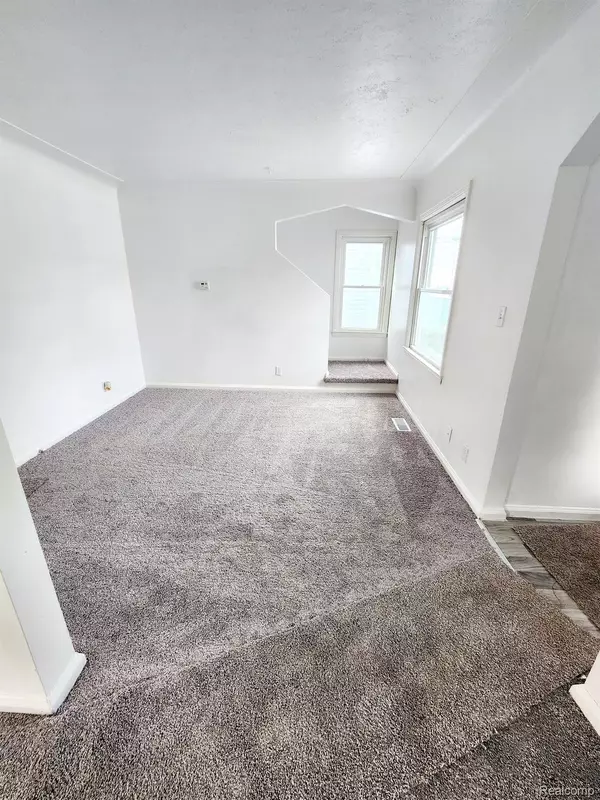 Harper Woods, MI 48225,20846 HAMPTON RD