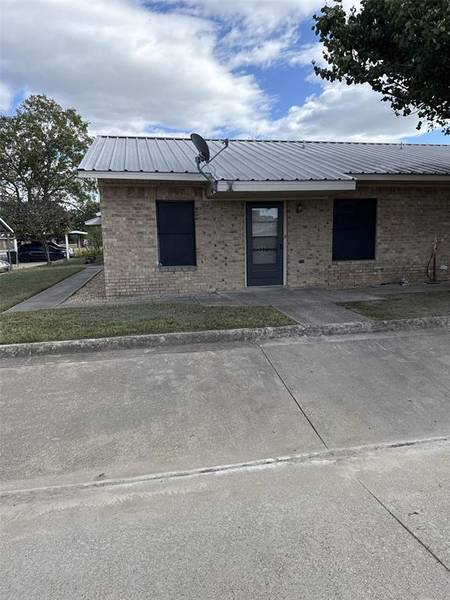 110 N Crockett Street, Edgewood, TX 75117