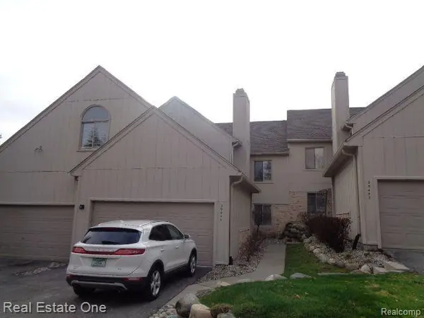 Farmington Hills, MI 48331,29441 LAUREL DR