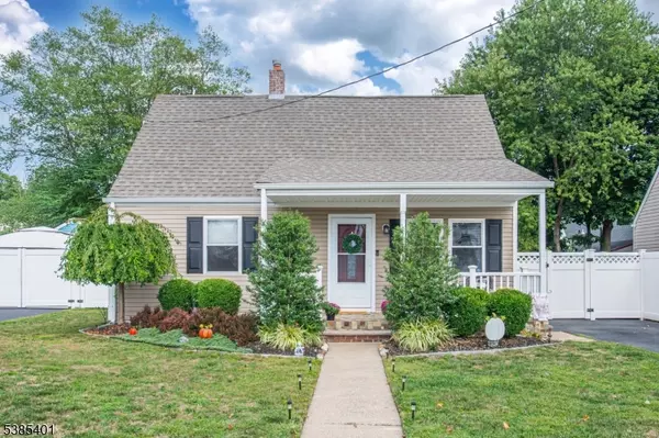 90 Burnside Pl, Wanaque Boro, NJ 07420