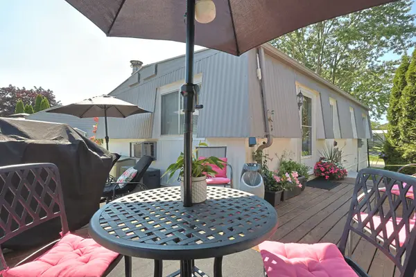 208 Biltmore DR, South Huron, ON N0M 1T0