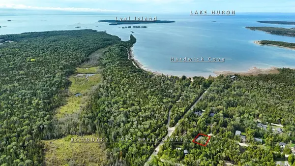 Northern Bruce Peninsula, ON N0H 1W0,8 Molly ST