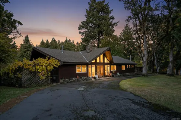 2200 Aldeane Ave, Colwood, BC V9B 2C5