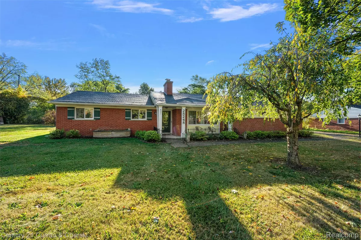 Farmington Hills, MI 48331,28248 Bayberry RD