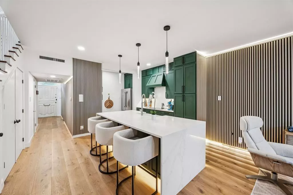 Dallas, TX 75225,7404 W Northwest Highway #5