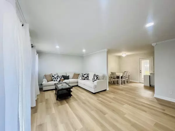 West Bloomfield, MI 48324,2547 Empire DR