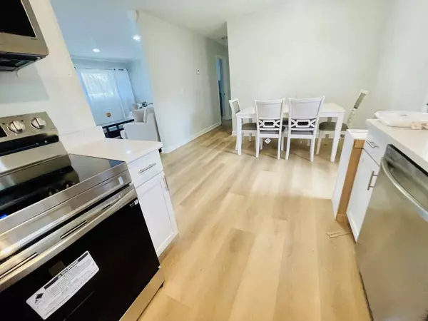 West Bloomfield, MI 48324,2547 Empire DR