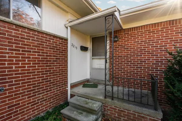 Ann Arbor, MI 48104,2219 Needham RD