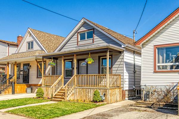 70 Robins AVE, Hamilton, ON L8H 4N4