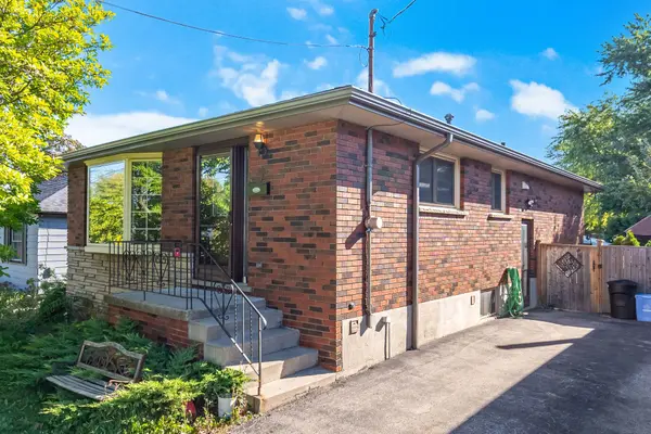 7 Maitland AVE, Hamilton, ON L9A 3J4
