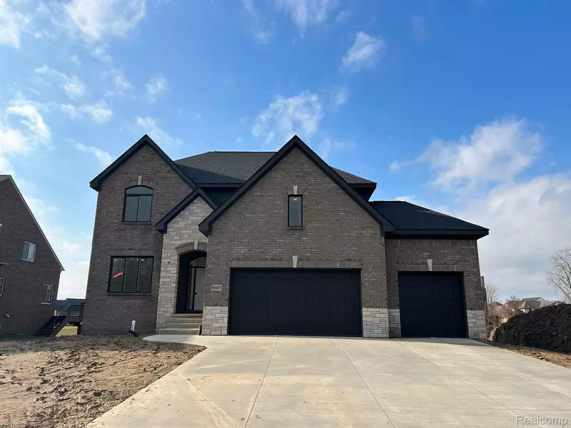 54127 Carrigan DR, New Baltimore, MI 48047