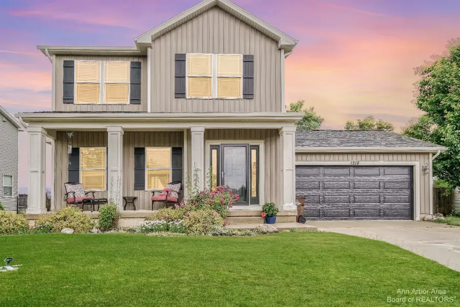 1218 Wildflower DR, Holt, MI 48842