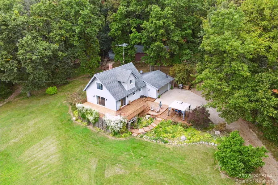 7870 Sears RD, Horton, MI 49246