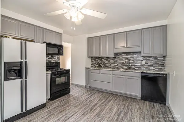 Westland, MI 48186,32655 Glen ST