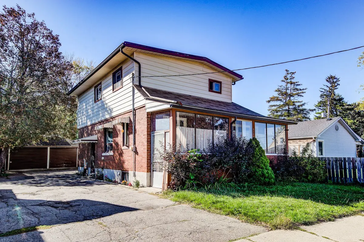 Cambridge, ON N3H 3Z8,318 Middle ST