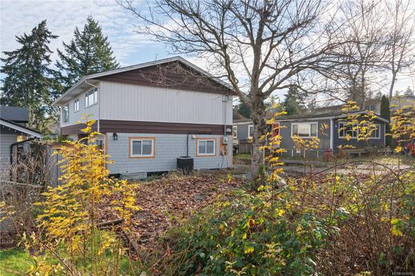 3871 Warren Ave, Royston, BC V0R 2V0