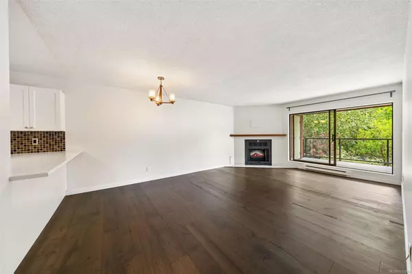 Victoria, BC V8V 2H7,420 Parry St #208