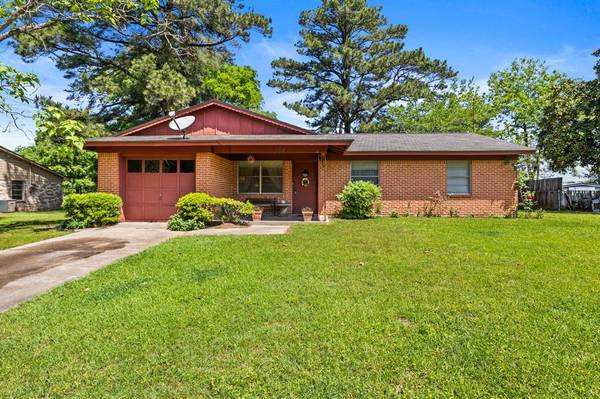 104 HILLTOP Drive,  Naples,  TX 75568