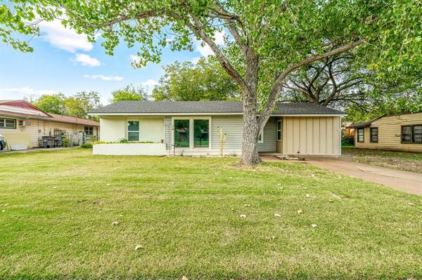 1352 Hillcrest Drive,  Graham,  TX 76450
