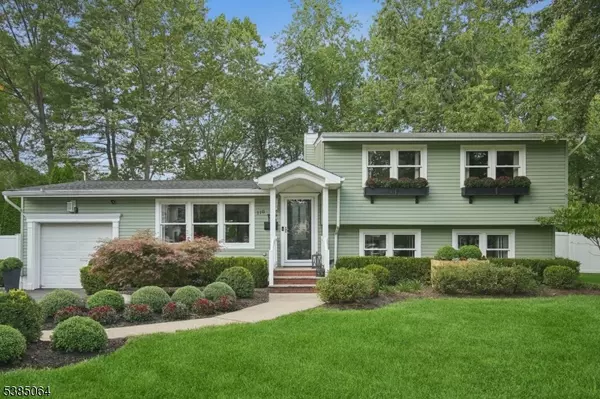 110 Edgewood Dr, Florham Park Boro, NJ 07932