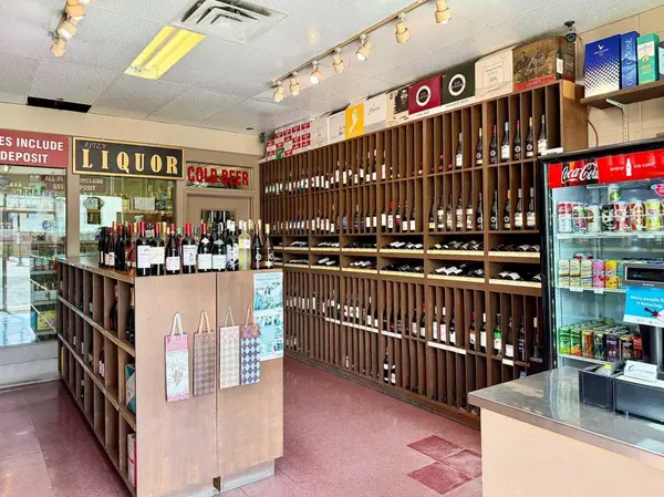 Okotoks, AB T1S 1J7,50 Elizabeth ST #3