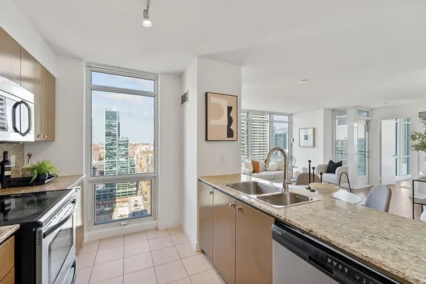 Toronto C01, ON M5V 3Y3,11 Brunel CT #4806