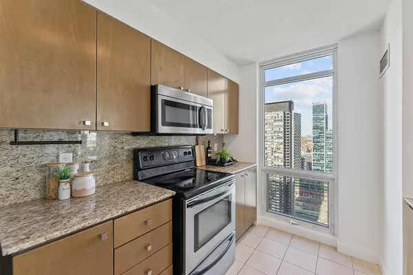 Toronto C01, ON M5V 3Y3,11 Brunel CT #4806