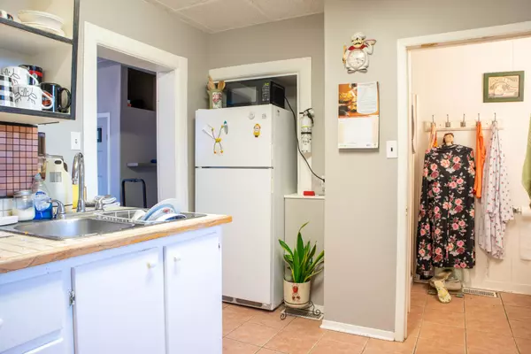 Midland, ON L4R 1L9,644 Bay ST