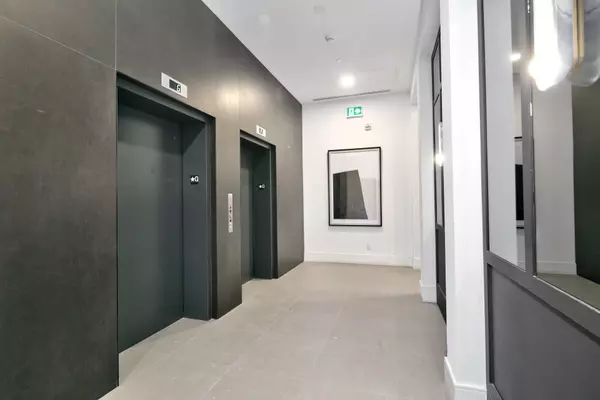 Collingwood, ON L9Y 0E8,31 Huron ST #416